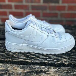 Nike Air Force 1 '07 EasyOn White Leather AF1 Size 10.5 Low Top Lace Up Shoes G8